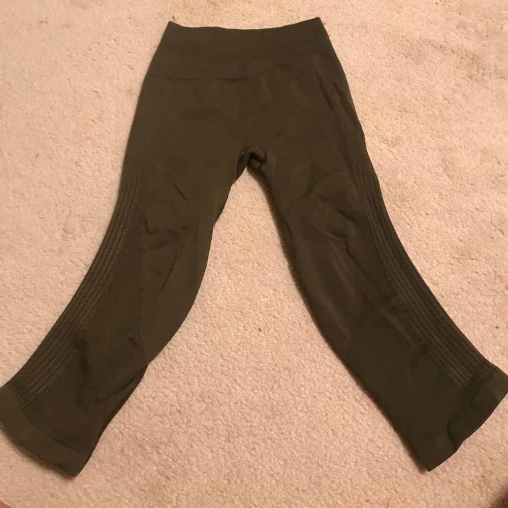 LULULEMON GREEN LEGGINGS